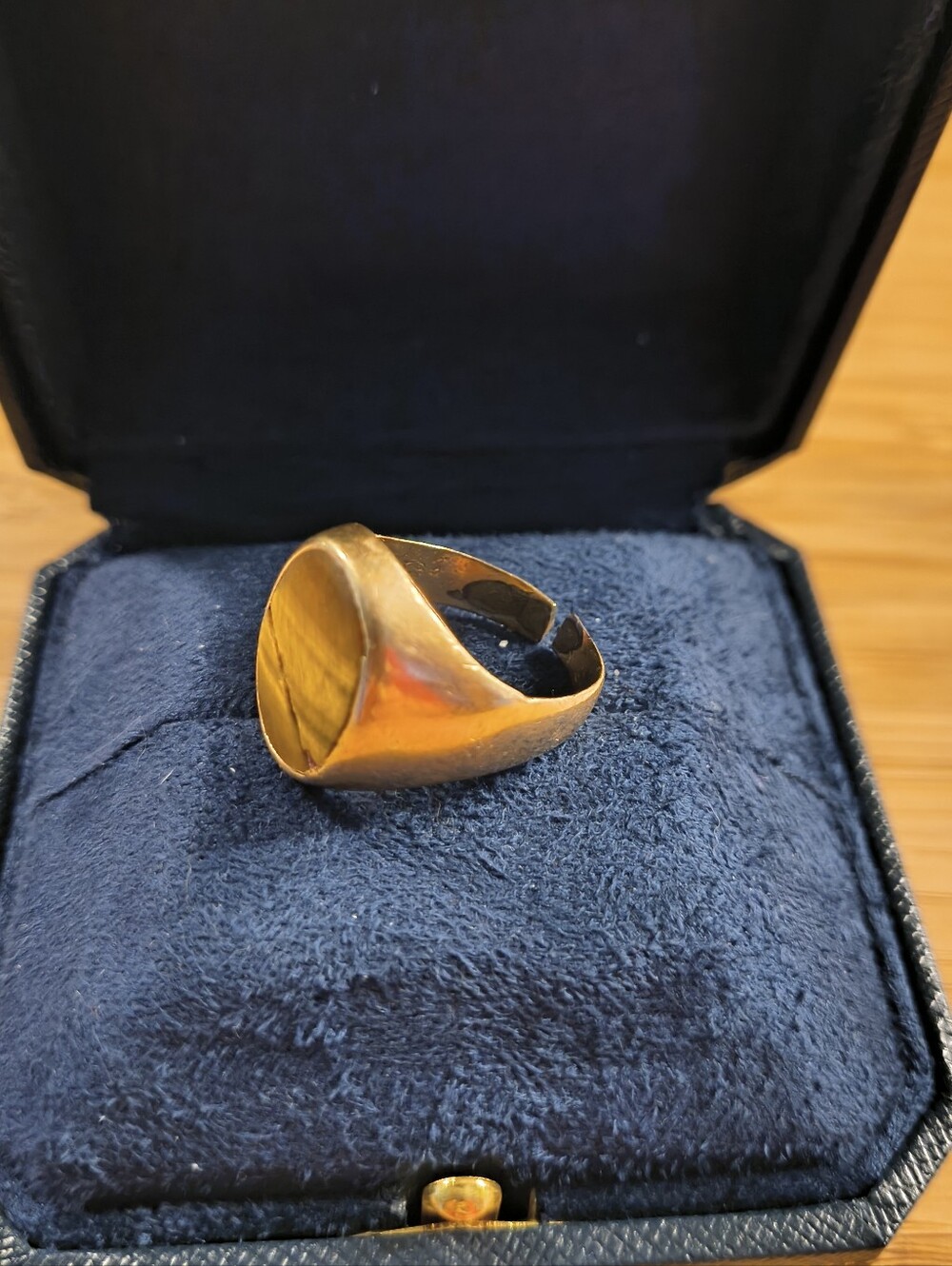 Vintage 18K Gold 750 Tiger Eye Oval Signet Ring Size 8.5 - Picture 5 of 9